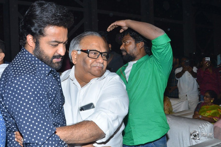 Mr-Majnu-Movie-Pre-Release-Event-Photos